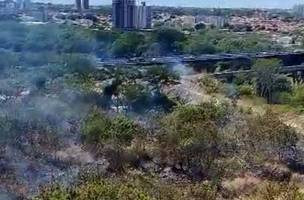 Helicóptero da PM auxilia em incêndio na zona sul de Teresina (Foto: Rede Social)