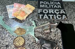 material apreendido na dilligência (Foto: Divulgação/PM-PI)