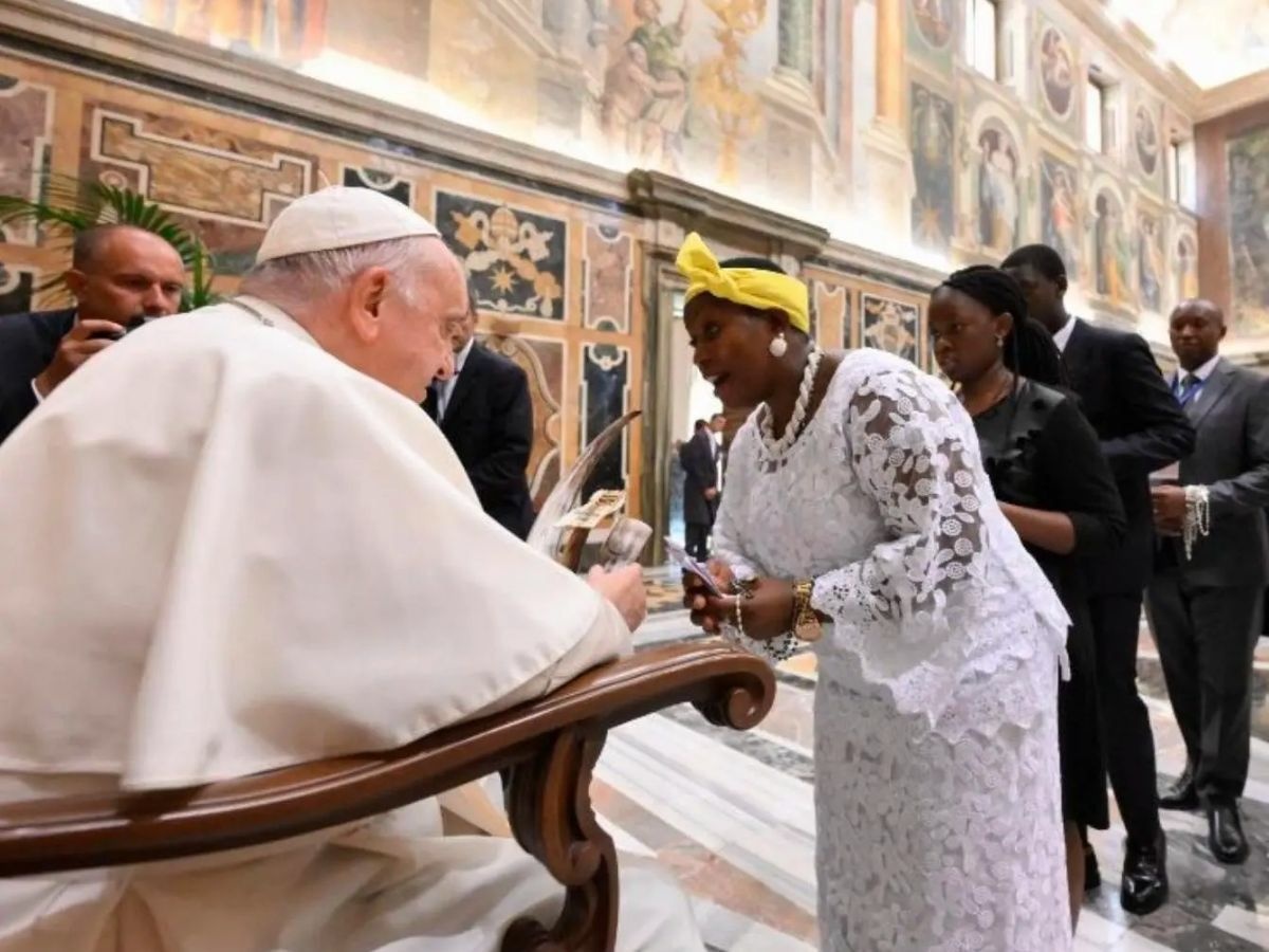 Papa Francisco volta a reclamar nas redes sociais