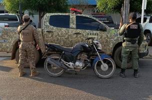 Policiais apreendem motocicleta adulterada no Piauí (Foto: Ascom)