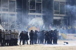 Policiais nos atos anti democráticos (Foto: Reprodução/Internet)