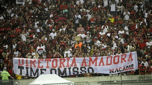 Protestos na torcida do Flamengo marcaram a partida