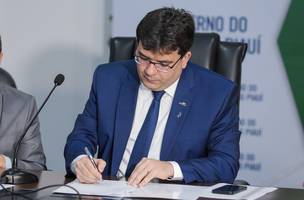 Rafael Sanciona Lei Anti-Tabagismo (Foto: Governo do Piauí)