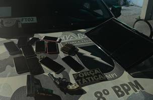 Itens que estavam em posse dos criminosos (Foto: PMPI)