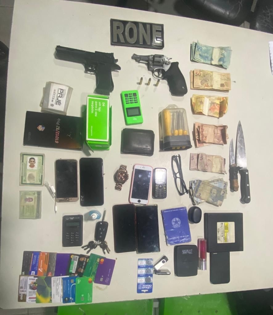 Material apreendida na diligência
