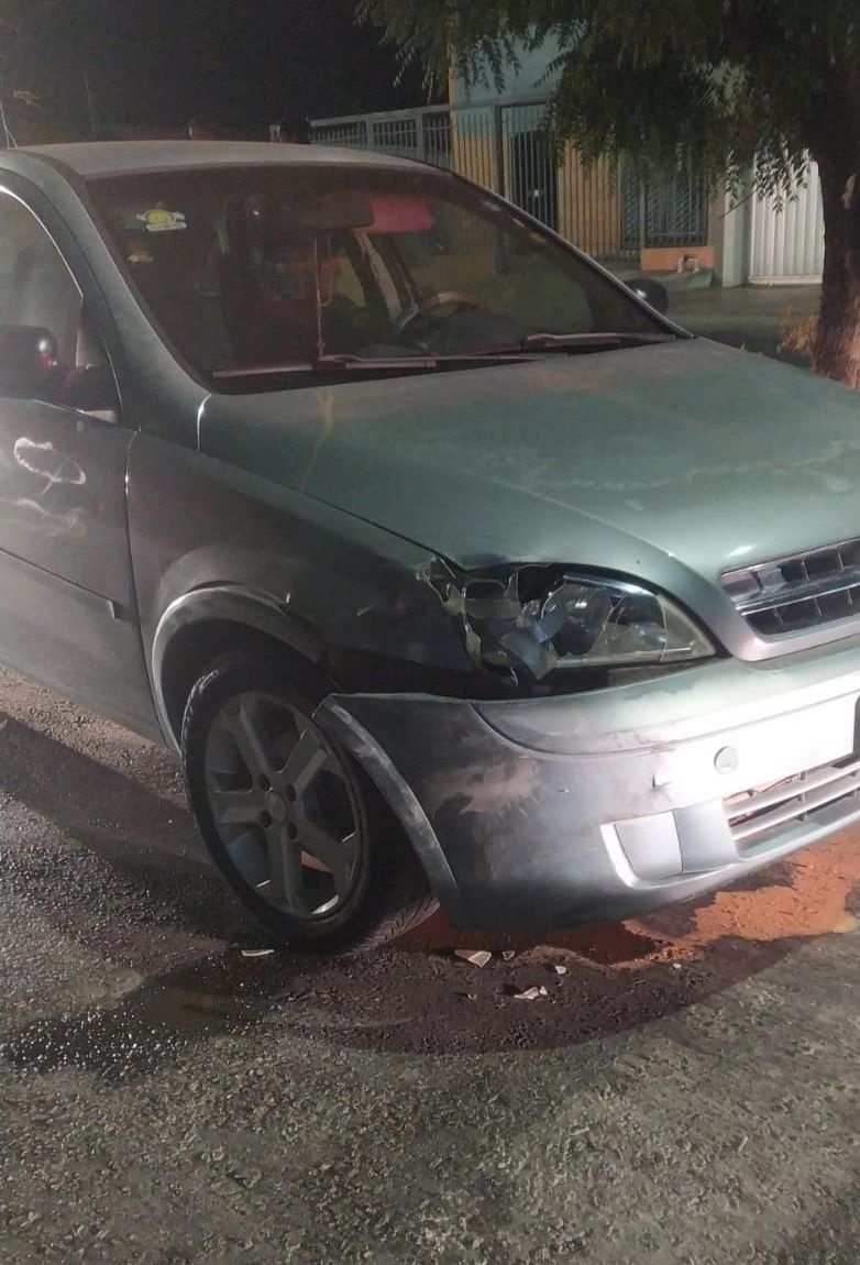 O homem foi capturado depois de colidir com um carro descaracterizado da polícia