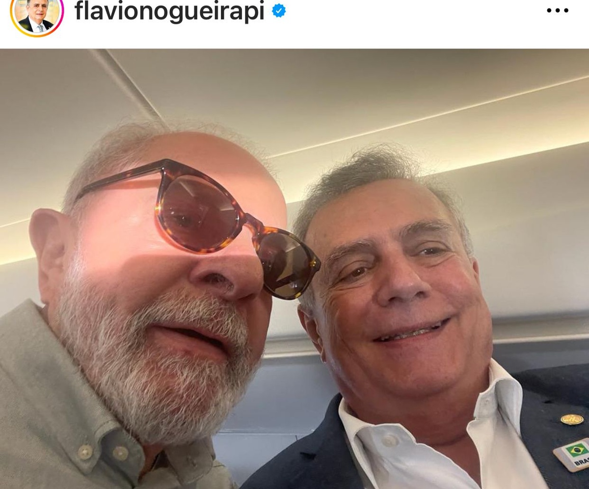 Pela cara de Flávio Nogueira esse é daqueles encontros de pessoas que não se veem, não se conhecem. Mas nas redes sociais ele mostra intimidade com Lula que nem seu nome sabe.