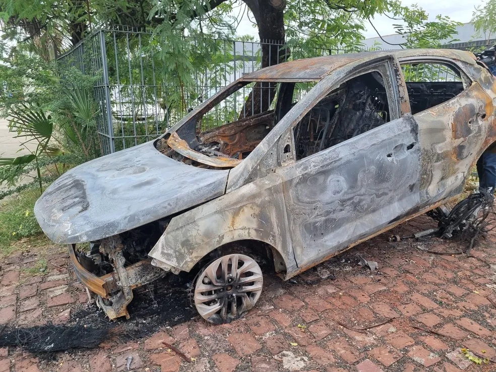 Carro de motorista de aplicativo assassinado em Teresina é encontrado incendiado