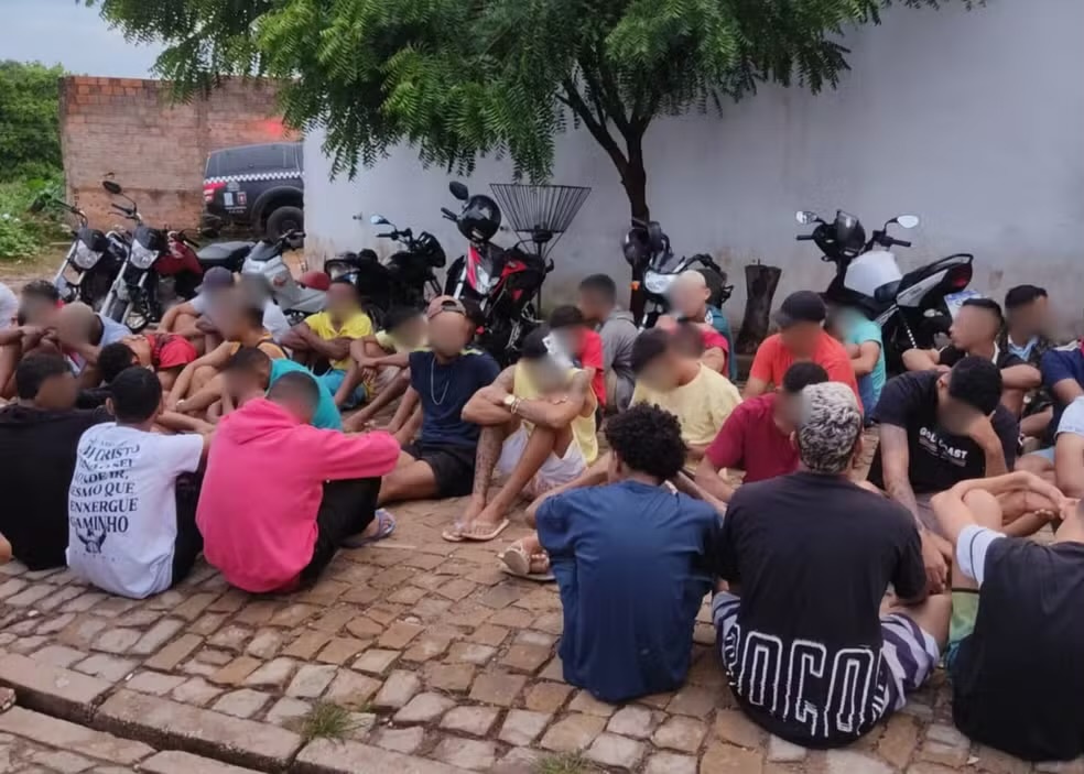 Cerca de 80 pessoas foram encaminhadas para a central de flagrantes