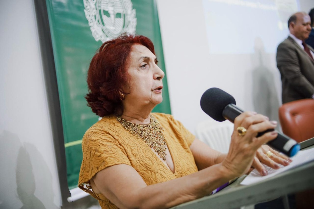 Fides Angélica em sua posse na APL