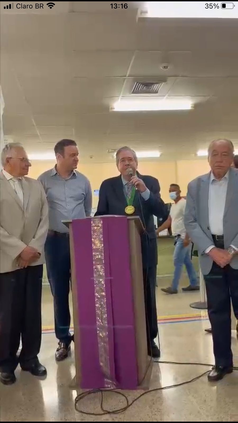 Hugo Napoleão sendo homenageado como um dos criadores do HU de Teresina
