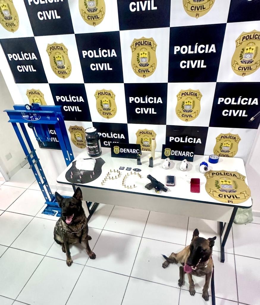 Itens apreendidos na residência com o casal
