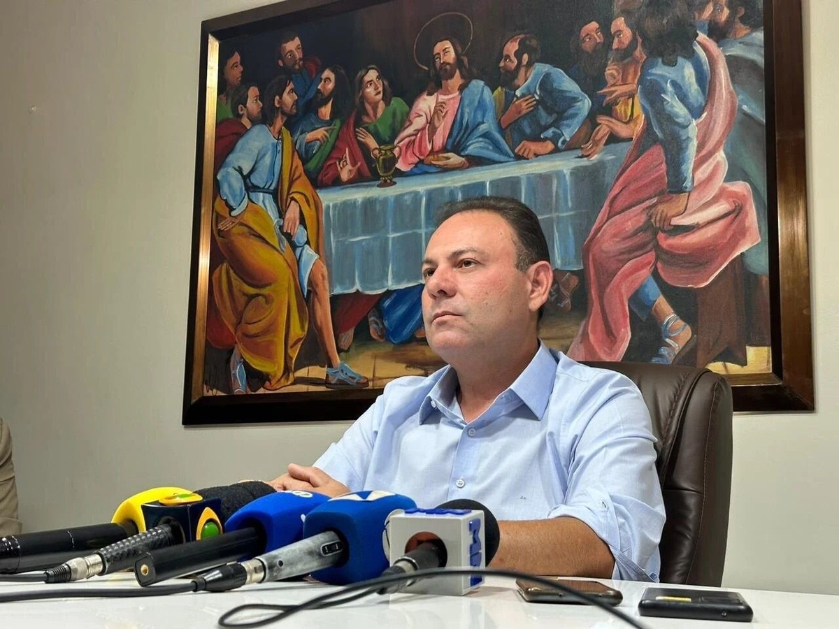 Jesus e os discípulos no quadro acima… e jeova, mais abaixo, talvez imitando o que está do lado do Senhor