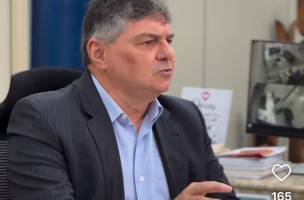 Kennedy Barros e suas propostas mirabolantes. Desde as “soluções” para o problema dos ônibus até agora para o caos na saúde: nada. (Foto: Reprodução)