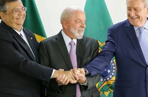 Lula, Dino e Lewandowski (Foto: Agencia Brasil)