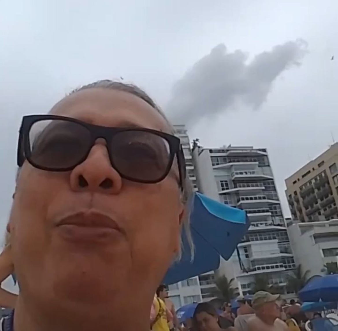Moisés Chaves no Rio apenas ouvindo os “grunhidos” do mar…ficou sem ver nada porque perdeu o óculos de grau