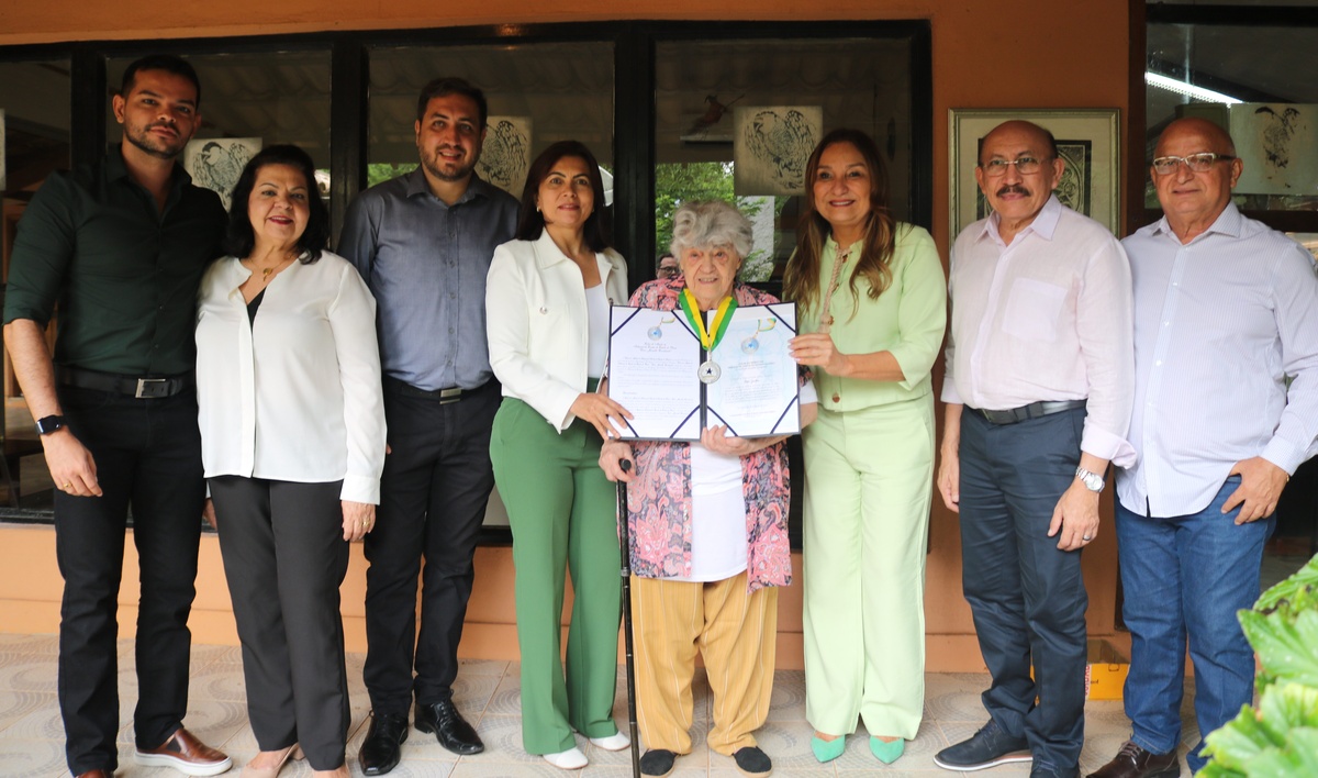 o Tribunal de Contas do Estado do Piauí (TCE-PI) fez a entrega do Colar do Mérito do TCE-PI “Conselheiro Jesualdo Cavalcanti” à arqueóloga e pesquisadora Niède Guidon