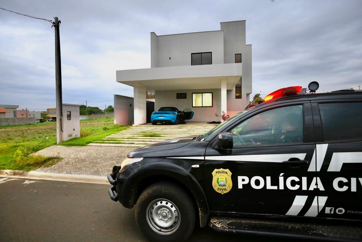 Polícia apreende carros de luxo em “Operação Jogo Sujo”