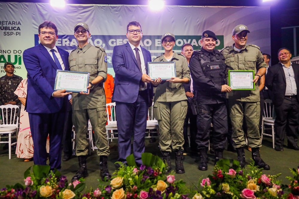 Rafael Fonteles participa de cerimônia de formação de 350 novos policias