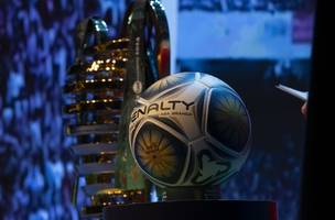 Taça e bola da Copa Nordeste (Foto: Lesley Ribeiro/ CBF)