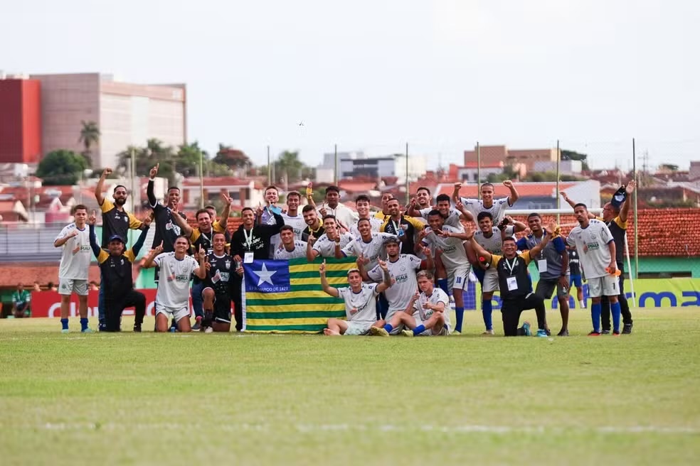 Tiradentes venceu o Chapecoense nos pênaltis