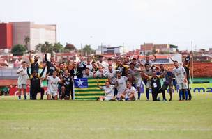 Tiradentes venceu o Chapecoense nos pênaltis (Foto: Reprodução/ Ge)