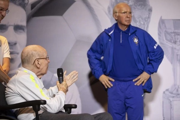 Zaggalo foi homenageado com uma estátua de cera