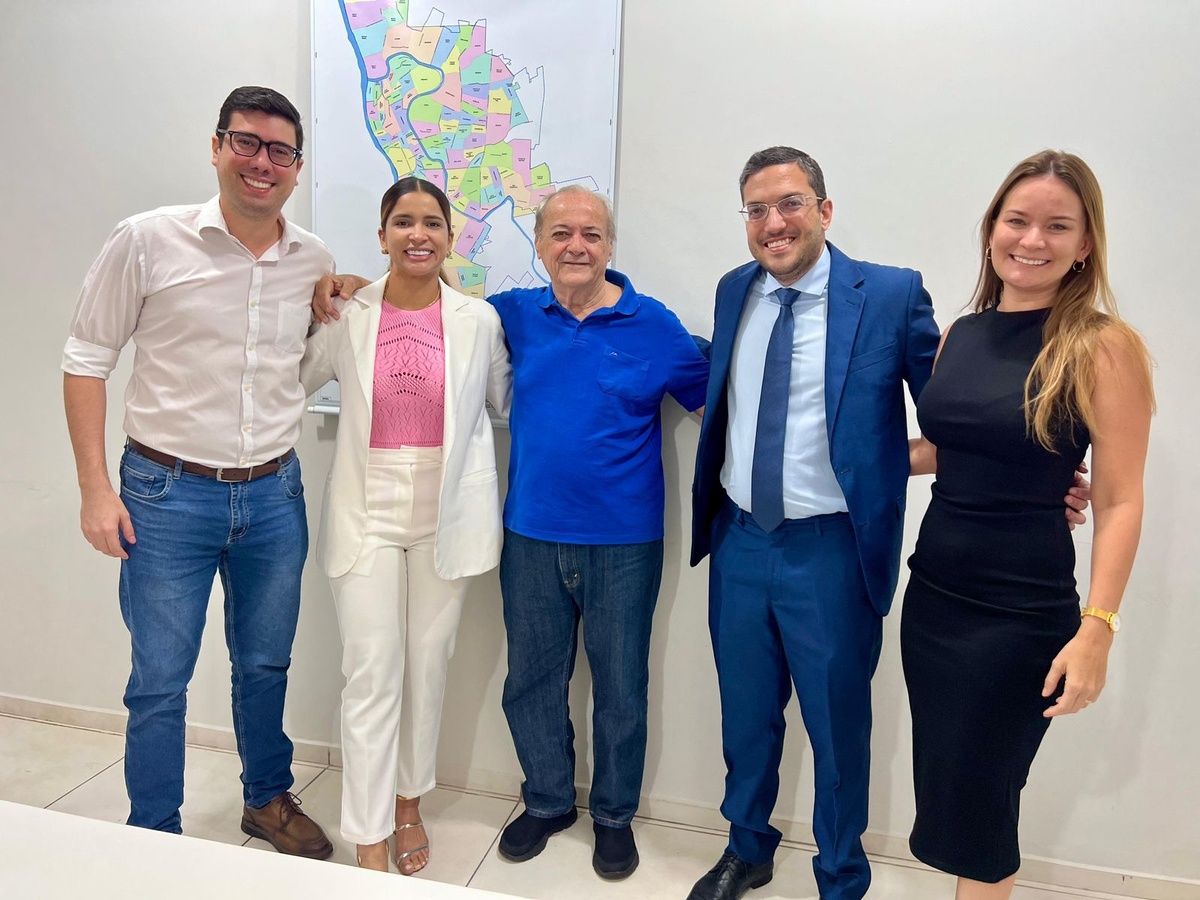 Arthur Bastos (chefe de gabinete), Ver. Tatiana Medeiros, Pref. Sílvio Mendes, Dep. Aldo Gil e Tatiane Gil (esposa do deputado)