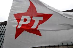 Bandeira do PT• Foto: Anderson Barbosa - 23.out.2010/AE (Foto: • Foto: Anderson Barbosa - 23.out.2010/AE)