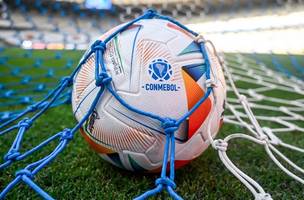Bola da Copa Sul-Americana de 2024 no Mineirão, em Belo Horizonte (Foto: Reprodução/X CONMEBOL Sudamericana)