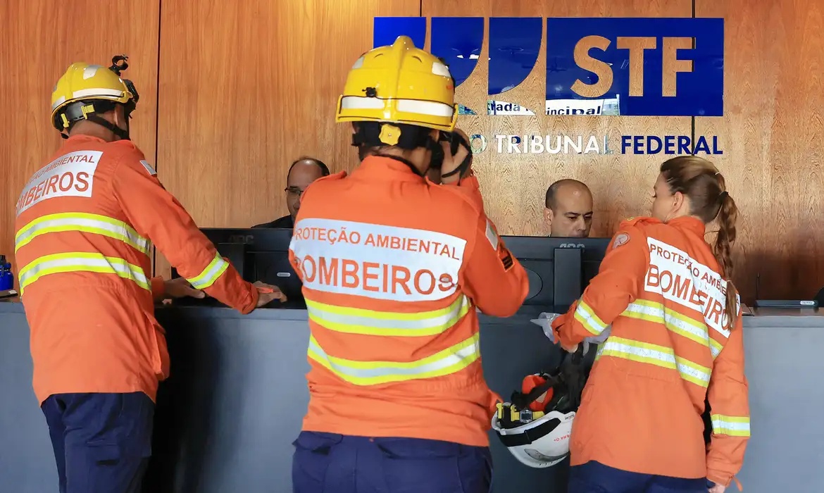 Bombeiros vistoriam sede do STF
