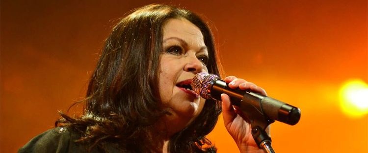 Cantora Amelinha traz turnê para quatro cidades do Piauí em novembro; confira