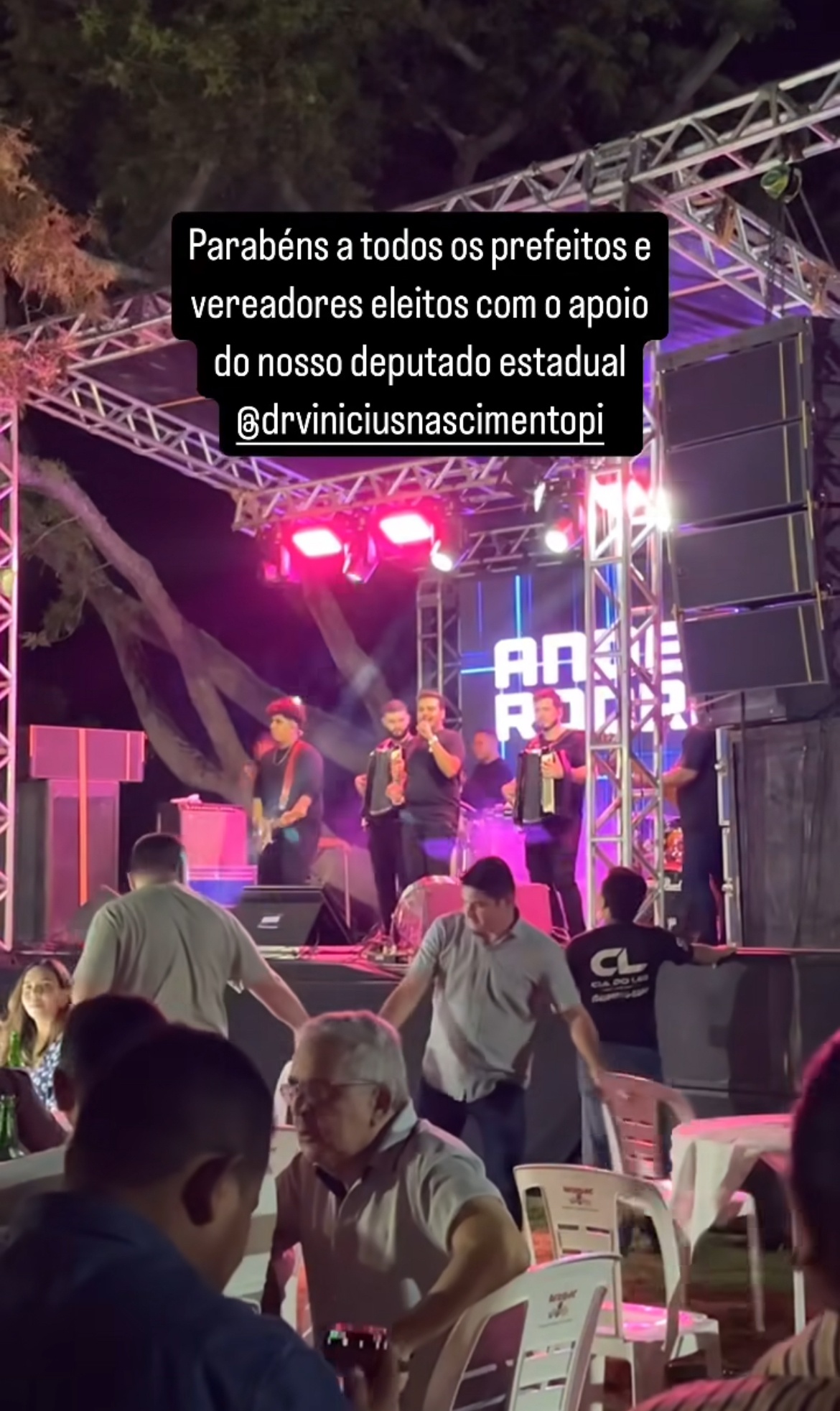 Festa na casa do deputado Vinícius Nascimento