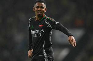 Gabriel Jesus no jogo entre Arsenal e Preston North End (Foto: Paul Ellis / AFP)