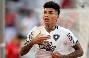 Igor Jesus comemorando gol pelo Botafogo contra o Athletico-PR na 29ª rodada do Campeonato Brasileiro• Vítor Silva/Botafogo (Foto: • Vítor Silva/Botafogo)
