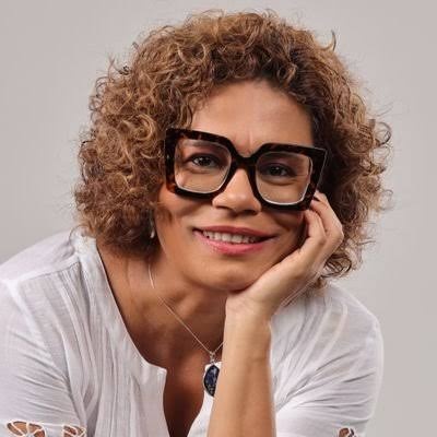 Jornalista Katya D’ANgelles homenageada com a medalha da Renascença