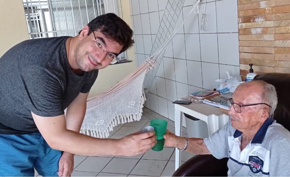 Milton Gustavo, com seu avô João Barbosa da Costa: talento jurídico e literário