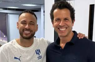Neymar e Rodrigo Lasmar, médico da Seleção Brasileira• Reprodução (Foto: • Reprodução)