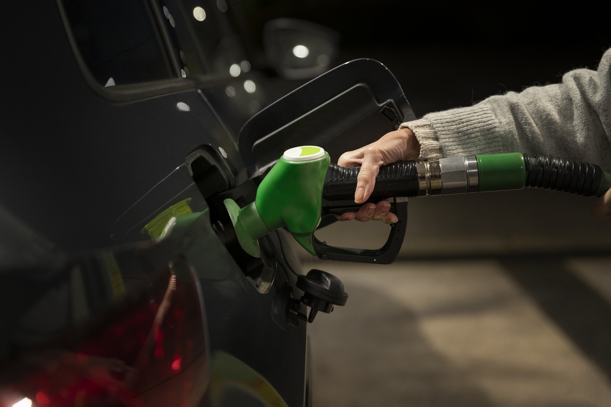 Nova lei prevê mistura de até 35% de etanol na gasolina e impulsiona sustentabilidade.