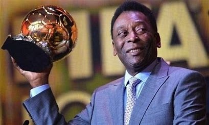 Pelé possui sete títulos no Bola de Ouro.