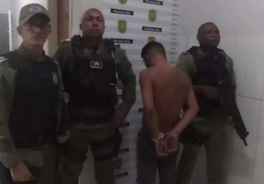 PM reagiu a tentativa de homicídio; Supespeito foi preso e conduzido a Central de Flagrantes.