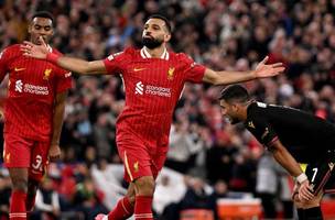 Salah comemora gol na vitória do Liverpool sobre o Bologna• Andrew Powell/Liverpool FC via Getty Images (Foto: • Andrew Powell/Liverpool FC via Getty Images)