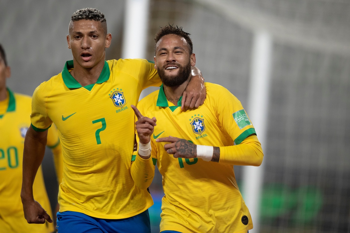 Seleção joga no Mané Garrincha nesta terça-feira (15), em busca de mais três pontos.