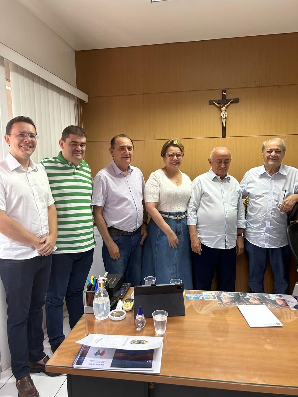 Silvio Mendes se reúne com lideranças do PSD em Teresina após vitória nas urnas.