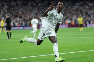 Vini Jr vibra após marcar na vitória do Real Madrid sobre o Borussia Dortmund (Foto: Thomas Coex / AFP)