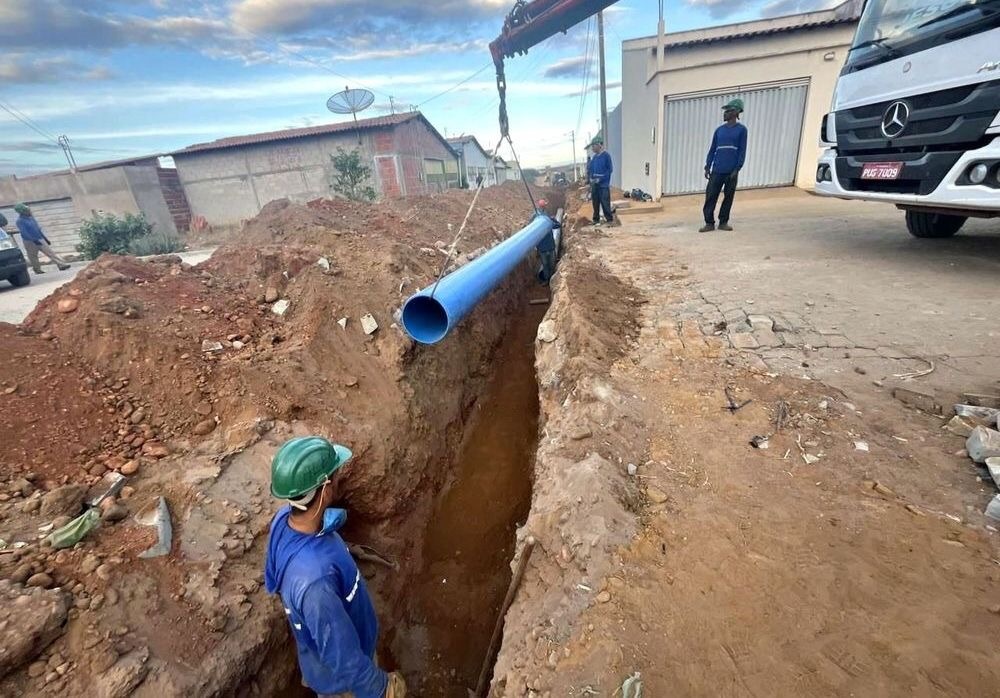 Adutora no interior do Piaui: os canos por onde somem o dinheiro publico