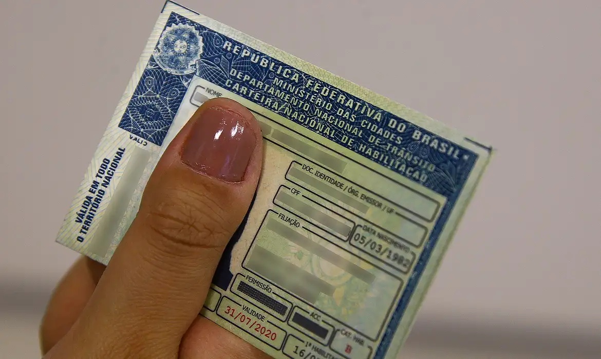 alerta para golpes por mensagens SMS
