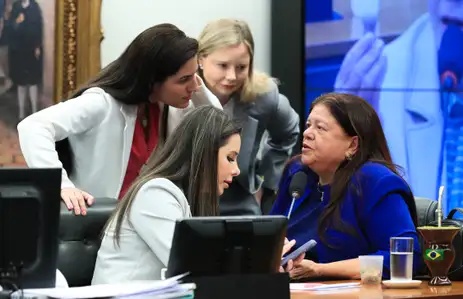 aprova PEC que proíbe o aborto legal no país