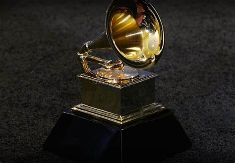 Beyoncé, Taylor Swift, Billie Eilish e André 3000 concorrem ao Álbum do Ano na 67ª edição.
