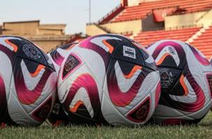 Bolas da Copa Intercontinental da Fifa de 2024 (Foto: Reprodução/Instagram Al Ahly SC)